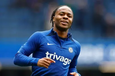 Chelsea, Raheem Sterling’in sözleşmesini feshetti!