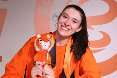 Eczacıbaşı Dynavit, Dana Rettke ile yeniledi