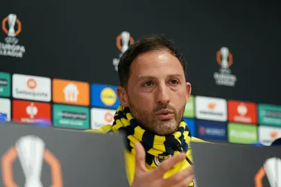 Fenerbahçe'de Domenico Tedesco’dan Jayden Oosterwolde sözleri! ‘Her şeyin bir bedeli vardır’