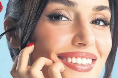 Hande Erçel reklam filminde oynadı