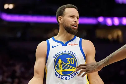 NBA'de Stephen Curry tarihe geçti!