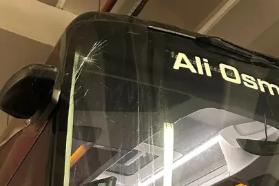 Trabzonspor takım otobüsüne taşlı saldırı! Antalya’da skandal