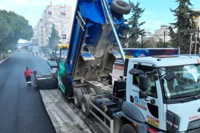 100. Yıl Bulvarı’nda asfalt çalışmasının ikinci etabı da tamamlandı