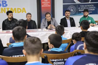 Ağrı'da Sporcu Eğitim Merkezi’nde gençlerle iftar buluşması