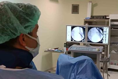 Ağrı’da zorlu taş cerrahisi başarıyla gerçekleştirildi