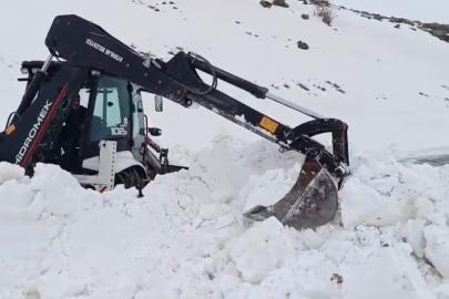 Aydınlar beldesinde karla mücadele çalışması sürüyor