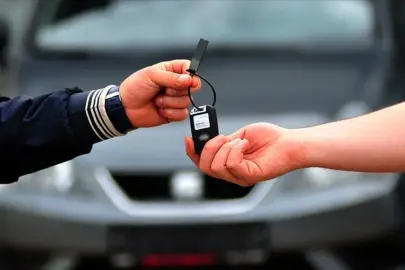 Bakanlıktan 'araç kiralama' sektörüne yeni düzenleme: Yetki belgesi ve çevre standartları zorunluluğu