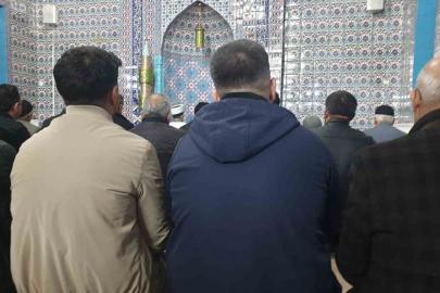 Başkale’de ilk teravih namazı kılındı