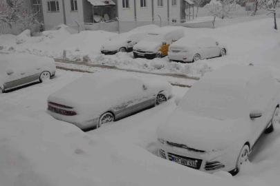 Bitlis’te 165 köy yolu kardan kapandı