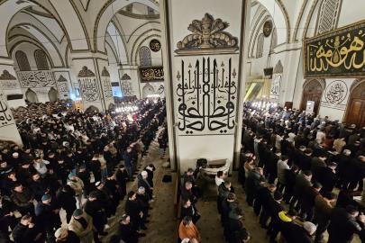 Bursa’da 120 camide öğrenciler teravih kıldıracak