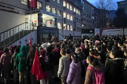 Bursa'da deprem şehitleri için saygı duruşu