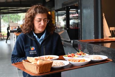 Deniz Kafe’de tabldot usulü yemek