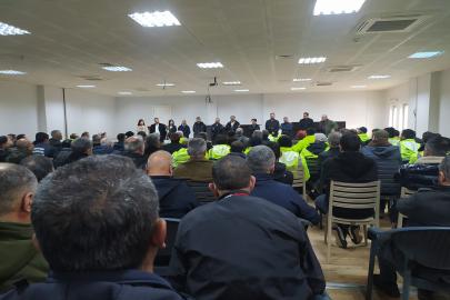 Diyarbakır'da maaşlarını eksik alan belediye işçileri iş bırakma kararı aldı