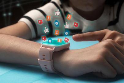 Doğum izni ile çocuklara yönelik sosyal medya düzenlemesinde sona gelindi