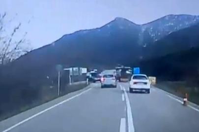 Eğirdir'de iki araç çarpıştı: 5 yaralı (2)