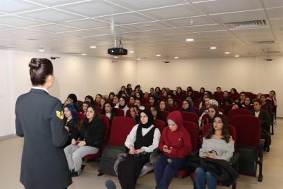 Erzincan’da kadın öğrencilere KADES bilgilendirmesi