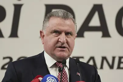 Gençlik ve Spor Bakanı Osman Aşkın Bak'tan gençlere spor çağrısı!