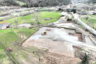 Gölcük Spor Kompleksi'ne ilk kazma vuruldu