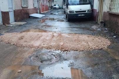 HÜDA PAR Nizip İlçe Başkanı Çakar'dan, yetkililere yoldaki çukurların onarılması çağrısı