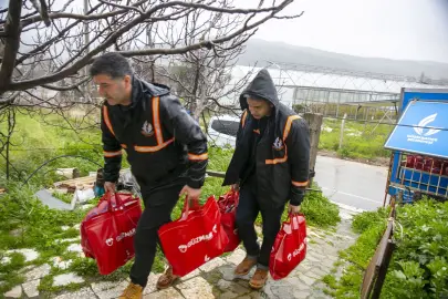 İzmir Güzelbahçe'de 350 aileye 3 milyonluk Ramazan desteği