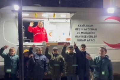 Kızılay Muradiye Şubesi’nden teravih sonrası ikram