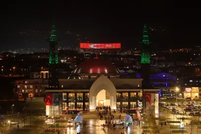 Kocaeli Büyükşehir'den Kartepe Meydanı'na yeni cami