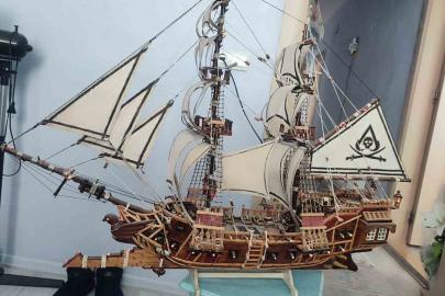 Konuşma ve işitme engelli vatandaş, atıkları sanata dönüştürüyor