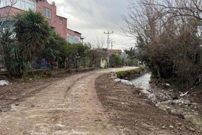 Kuvvetli yağış nedeniyle çöken yol onarıldı