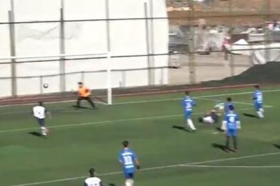 Malatya’da okul sporları futbol müsabakasında ayakta alkışlanan gol