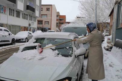 Oltu’da kar yağışı  etkili oldu