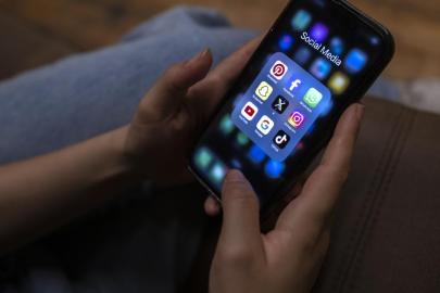 Sosyal medya devlerine bağımlılık davası: Instagram ve YouTube hakim karşısında