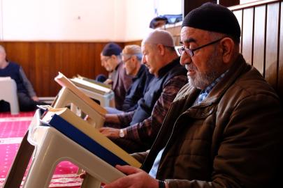 Van’da camiler mukabele halkalarıyla doldu