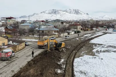Van'da yollar genişliyor