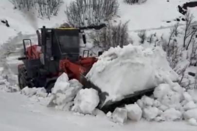 Yedisu’da kar kalınlığı 1 metreyi aştı, ekiplerin mücadelesi sürüyor
