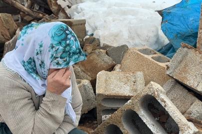 Yüksekova’da bir annenin sessiz feryadı: Zine Teyze yıkılan ahırının başında gözyaşlarına boğuldu