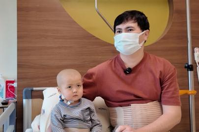 3 yaşındaki Kırgızistanlı  Nuryiğit Malatya'da gerçekleştirilen karaciğer nakliyle hayata tutundu