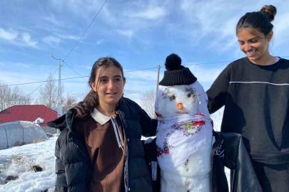 Ağrı’da kardan adamdan gelenek yaşatıldı