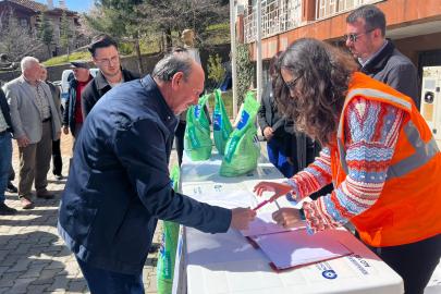 Aksekili üreticilere bordo bulamacı hibesi