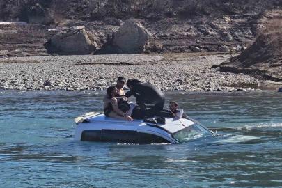 Araç baraj gölüne uçtu: 1 yaralı