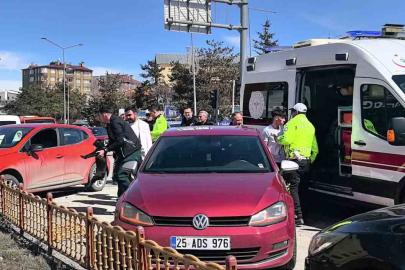 Araç içerisindeki köpek üzerine atlayınca direksiyon hakimiyetini kaybetti