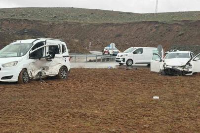 Bingöl’de trafik kazası: 12 yaralı