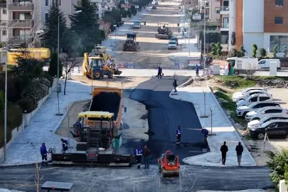 Denizli Gerzele Mahallesi’nde asfalt seferberliği başladı