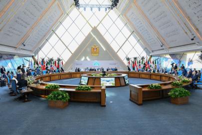 Endonezya'daki D-8 zirvesi ertelendi