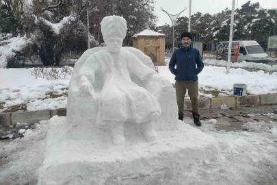 Erzincan’da kardan adam değil, kardan padişah