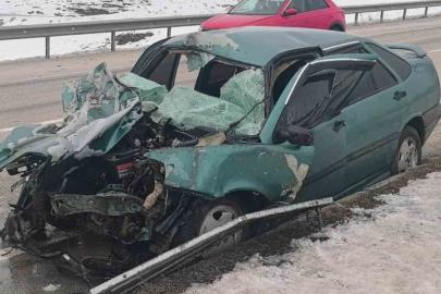 Erzurum-Pasinler yolunda trafik kazası: 1’i ağır 3 yaralı