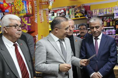 Gaziantep Valisi Çeber: Hayırların ihtiyaç sahiplerine ulaşmasını sağlamak için Bakkal Kart uygulamasını başlattık