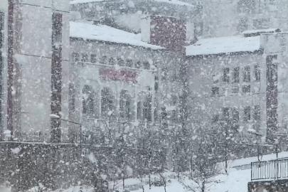 Hakkari ve Yüksekova’da eğitime kar engeli