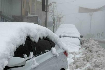 Hakkari’de kar yağışı yerini yoğun sise bıraktı