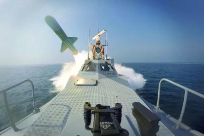 İran Devrim Muhafızları ABD gemilerine Hürmüz Boğazı uyarısı yaptı