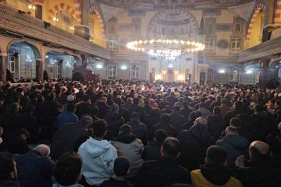 Kadir Gecesi’nde camiler doldu taştı